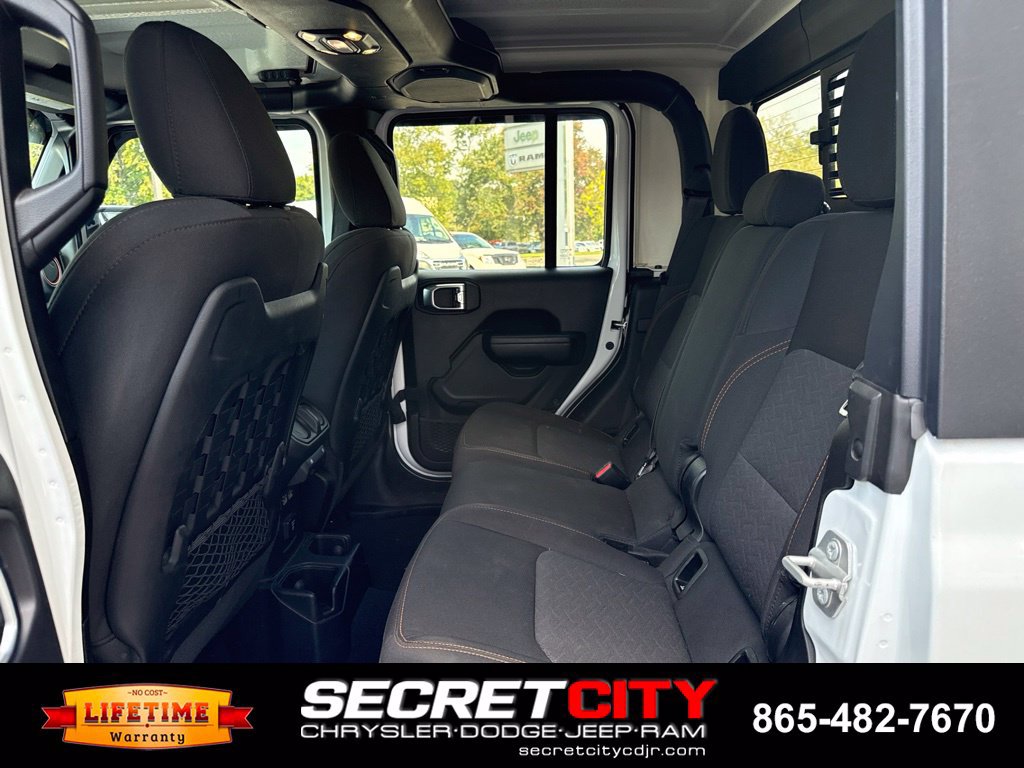Used 2023 Jeep Gladiator Mojave w/ Cold Weather Group AWD/4WD image 22