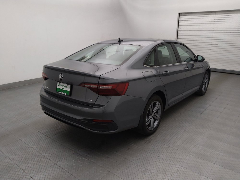 Used 2024 Volkswagen Jetta SE FWD image 9