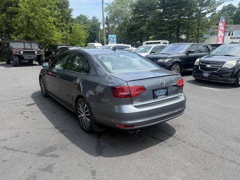 Used 2015 Volkswagen Jetta Sport FWD image 24