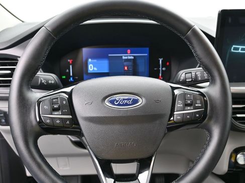 Certified 2025 Ford Escape SE w/ Class II Trailer Tow Package image 14