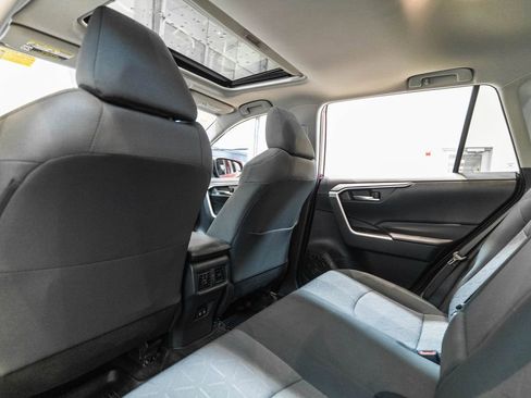 Used 2019 Toyota RAV4 XLE w/ Convenience Package AWD/4WD image 14