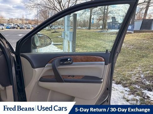 Used 2011 Buick Enclave CX image 17