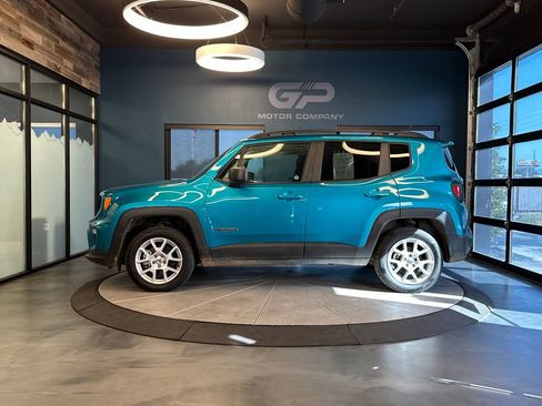 Used 2022 Jeep Renegade Latitude AWD/4WD image 6