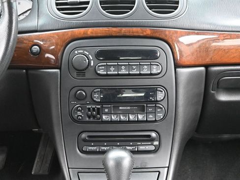 Used 2001 Chrysler LHS image 26