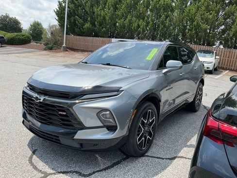 Used 2023 Chevrolet Blazer RS w/ Driver Confidence II Package FWD image 3