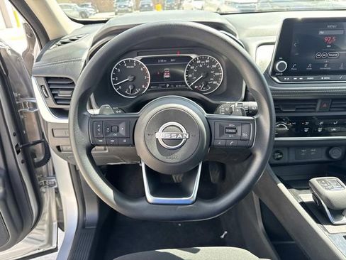 Used 2024 Nissan Rogue S FWD image 21