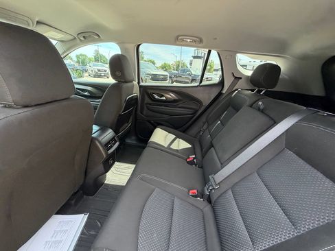 Used 2023 GMC Terrain SLE w/ Driver Convenience Package FWD image 5