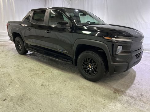 Certified 2024 Chevrolet Silverado EV W/T image 2