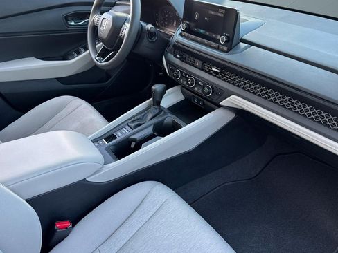 Used 2023 Honda Accord EX image 31