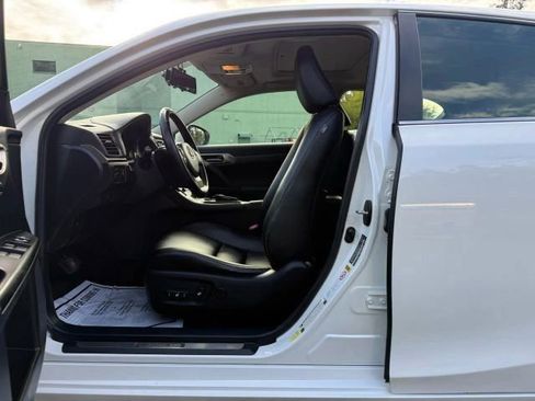 Used 2014 Lexus CT 200h image 10