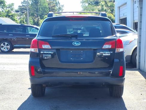 Used 2010 Subaru Outback 2.5i Premium AWD/4WD image 4