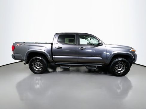 Used 2018 Toyota Tacoma SR5 image 3