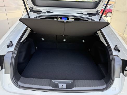 Certified 2025 Toyota Prius Plug-In Hybrid image 26