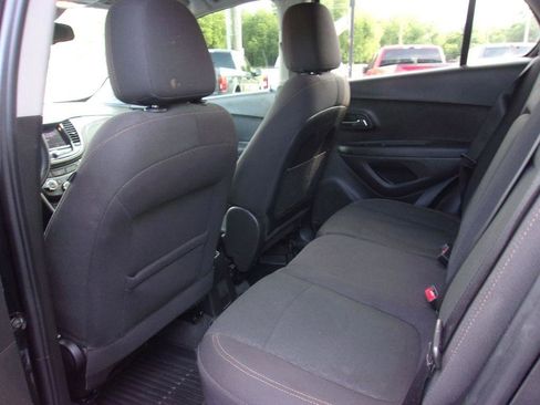 Used 2020 Chevrolet Trax LS w/ Tint and Cruise Package FWD image 7