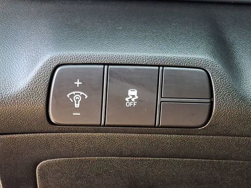 Used 2024 Hyundai Elantra SEL image 23