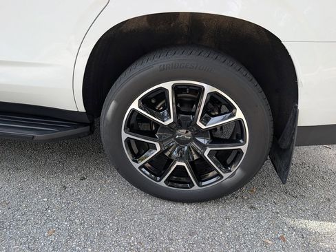 Used 2022 Chevrolet Tahoe RST w/ Luxury Package image 11