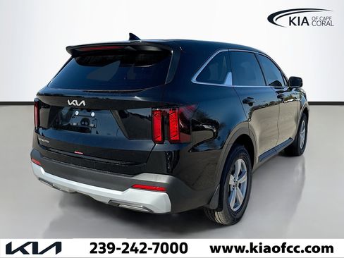 New 2026 Kia Sorento LX FWD image 5