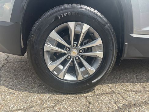 Used 2025 Chevrolet Equinox LT FWD image 30