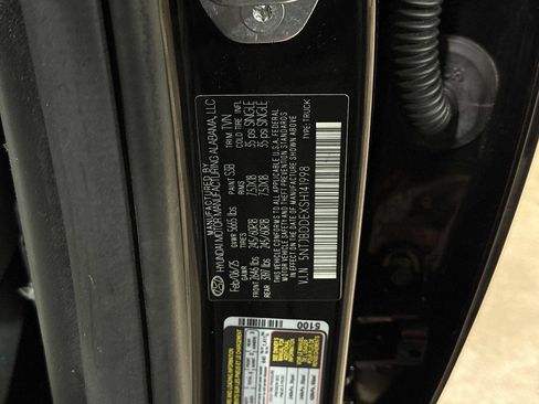 Used 2025 Hyundai Santa Cruz SEL AWD/4WD image 13