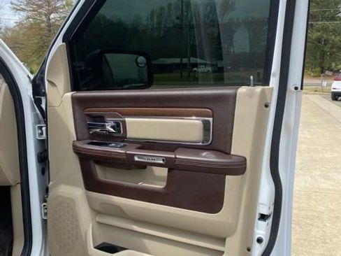 Used 2014 RAM 1500 Laramie w/ Convenience Group image 16