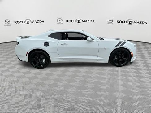 Used 2016 Chevrolet Camaro SS RWD image 21