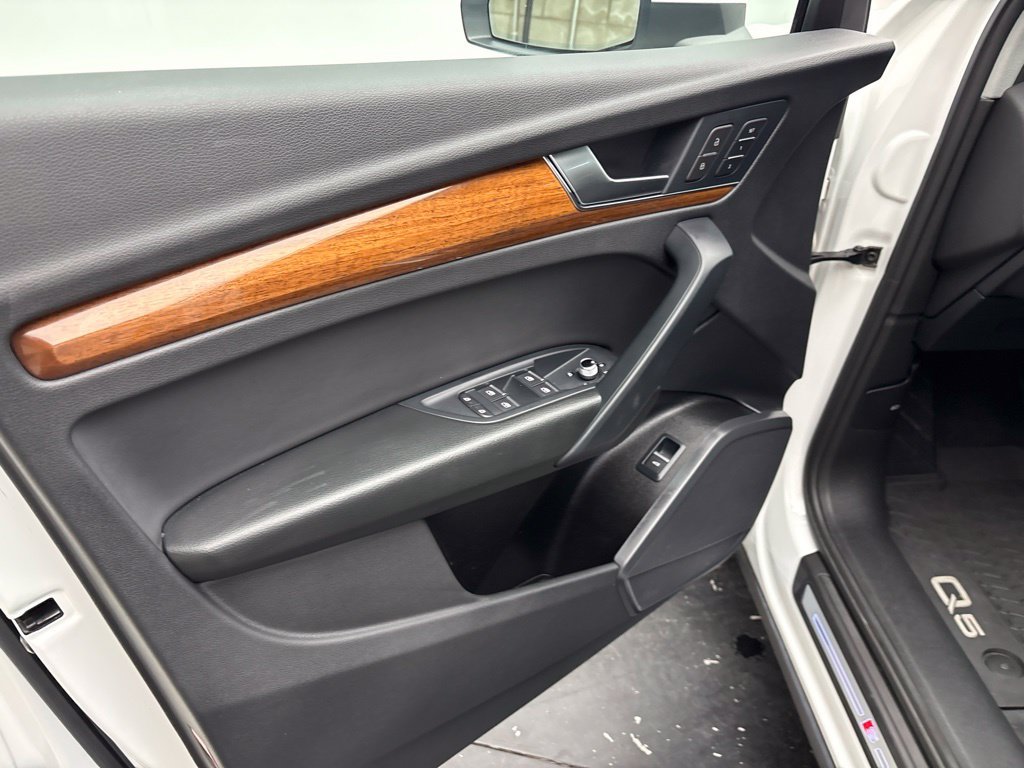 Certified 2023 Audi Q5 2.0T Premium w/ Convenience Package AWD/4WD image 5