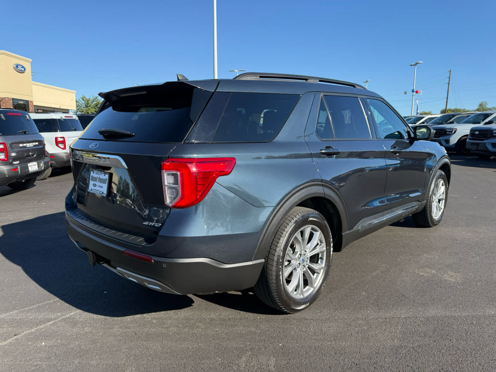 Used 2023 Ford Explorer XLT w/ Equipment Group 202A AWD/4WD image 20