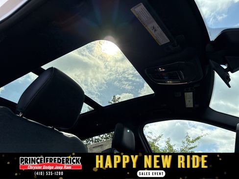 New 2025 Jeep Grand Cherokee L Limited w/ Black Appearance Package image 17