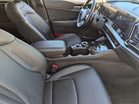 Used 2023 Kia Sportage EX image 9