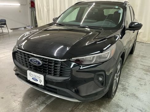 Used 2025 Ford Escape Platinum AWD/4WD image 8
