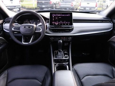 Used 2025 Jeep Compass Limited AWD/4WD image 23