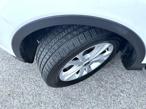 Used 2018 Ford Escape SE FWD image 23