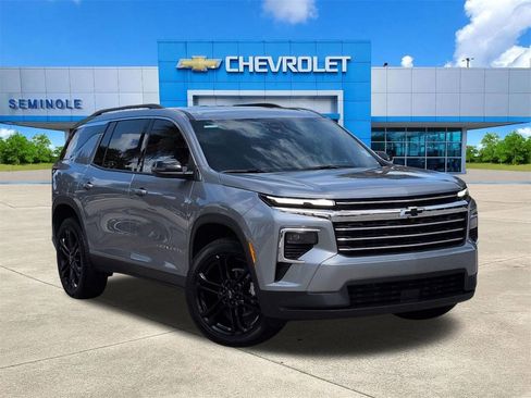 Certified 2026 Chevrolet Traverse LT FWD image 1