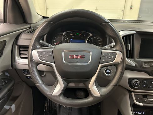 Used 2024 GMC Terrain SLE image 16