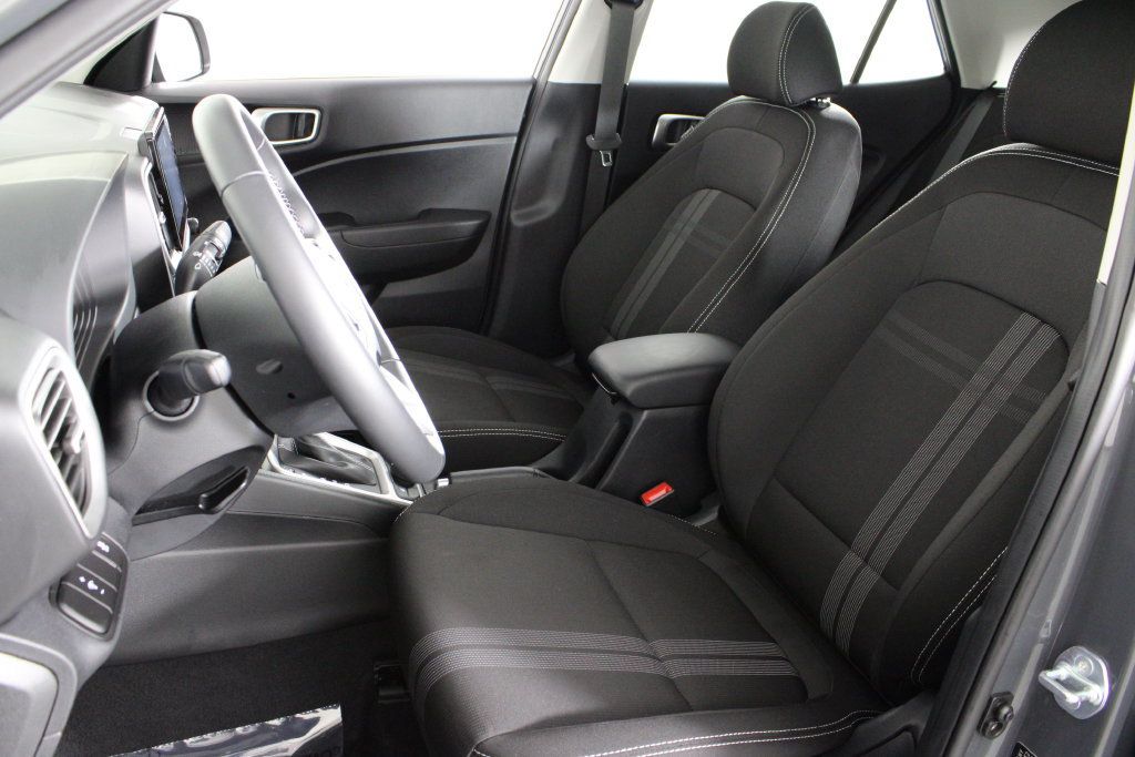 Certified 2026 Hyundai Venue SEL FWD image 20