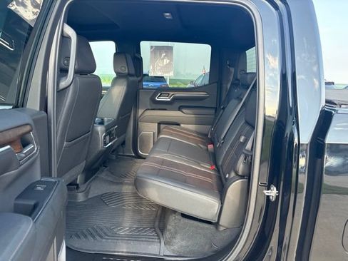 Used 2024 Chevrolet Silverado 1500 High Country w/ Technology Package AWD/4WD image 13