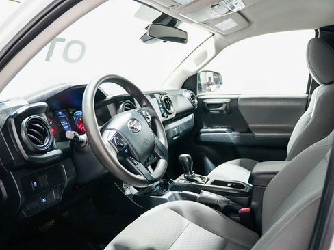 Used 2020 Toyota Tacoma SR image 13