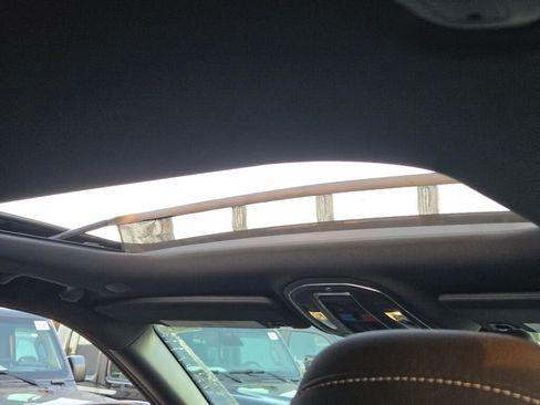 New 2025 Jeep Grand Cherokee Laredo X w/ Luxury Tech Group I image 11