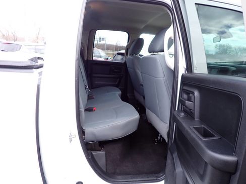 Used 2017 RAM 1500 ST w/ SXT Appearance Group image 10