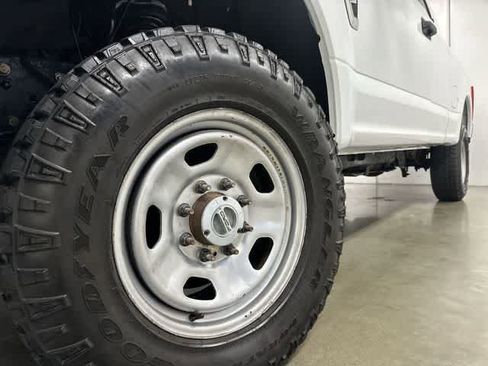 Used 2020 Ford F350 XL w/ Snow Plow Prep Package AWD/4WD image 28