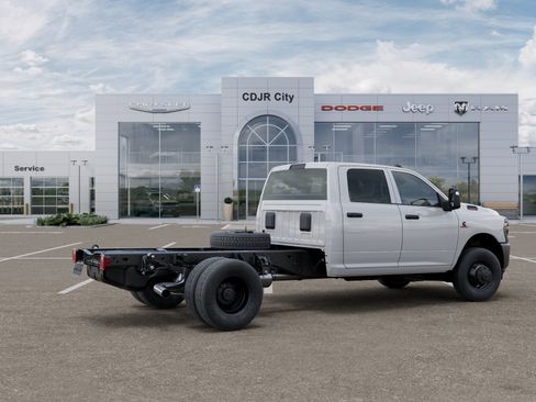 New 2026 RAM 3500 Tradesman AWD/4WD image 30