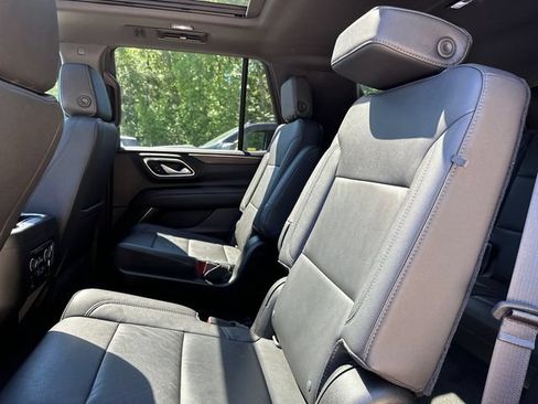 Used 2021 Chevrolet Tahoe LT w/ LT Signature Package AWD/4WD image 19