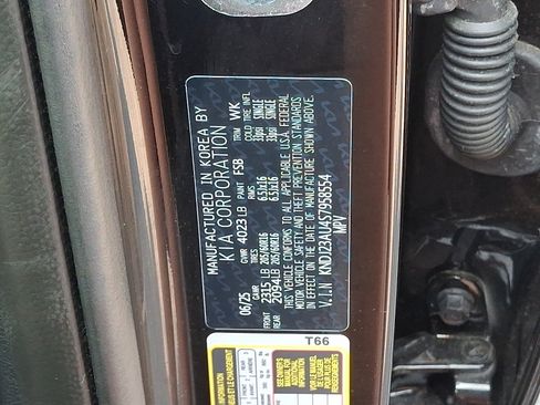 Used 2025 Kia Soul LX w/ LX Technology Package FWD image 27