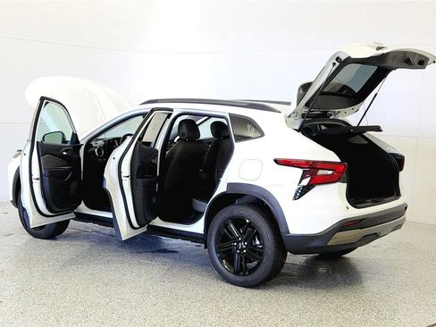 New 2026 Chevrolet Trax ACTIV w/ Sunroof Package image 11