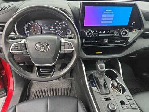 Used 2023 Toyota Highlander XSE AWD/4WD image 11