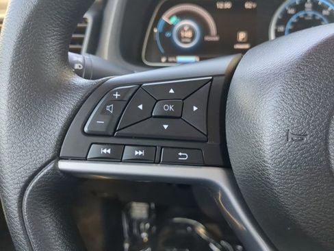 Certified 2025 Nissan Leaf S image 22