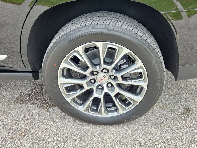 New 2026 GMC Yukon Denali w/ Denali Reserve Package AWD/4WD image 9