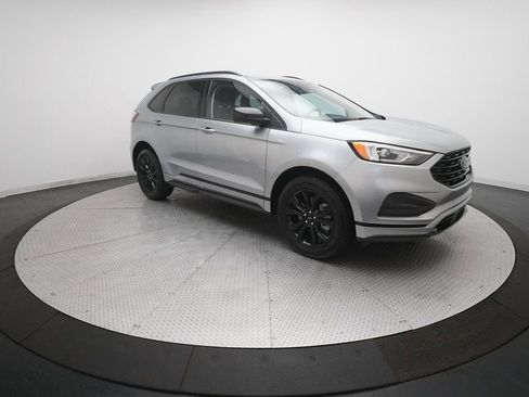 Used 2022 Ford Edge SE w/ Black Appearance Package image 37