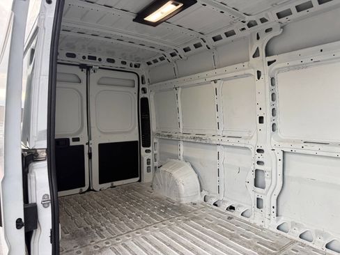 Used 2025 RAM ProMaster 2500 w/ Convenience Group FWD image 24