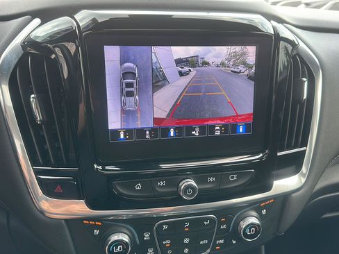 Used 2023 Chevrolet Traverse High Country FWD image 93